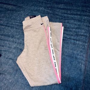 NWT performance Nike Ankle length tight fit